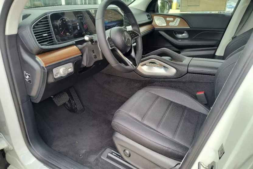 2024 Mercedes Benz GLE 450 4MATIC photo 1