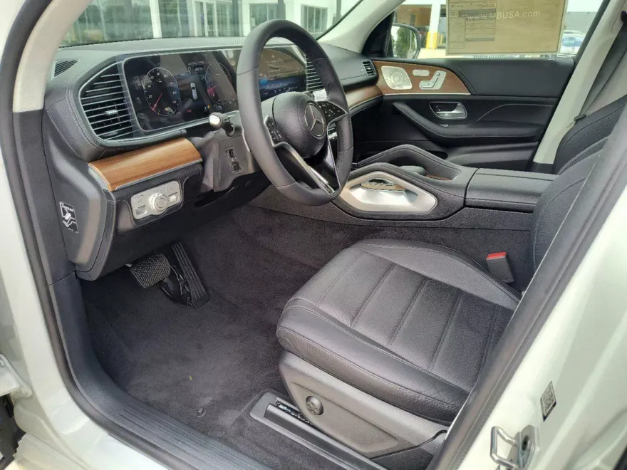 2024 Mercedes Benz GLE 450 4MATIC photo 1