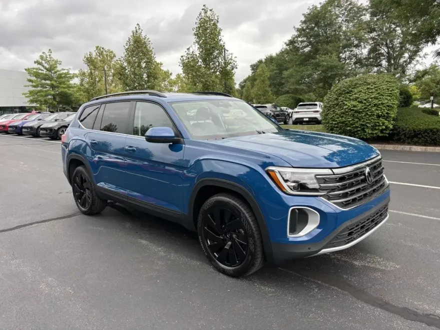 2026 Volkswagen Atlas SE Technology photo 1