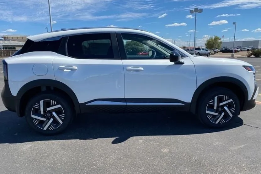 2026 Nissan Kicks SV photo 1