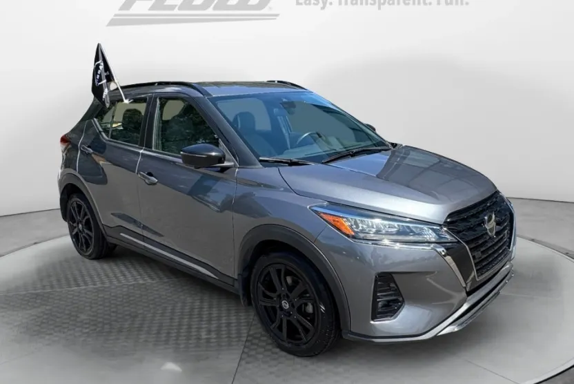 2021 Nissan Kicks SR photo 1