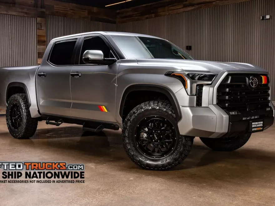 2025 Toyota Tundra Platinum photo 1