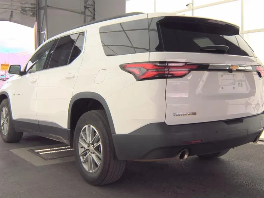 2023 Chevrolet Traverse Cloth 1LT photo 1