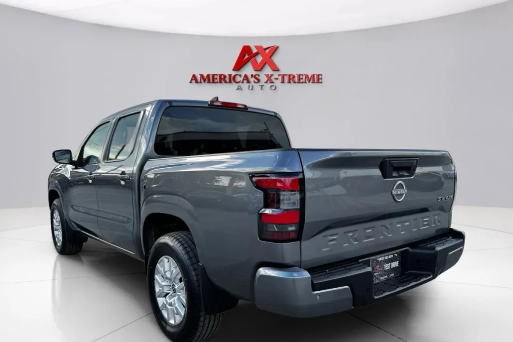 2023 Nissan Frontier SV photo 1