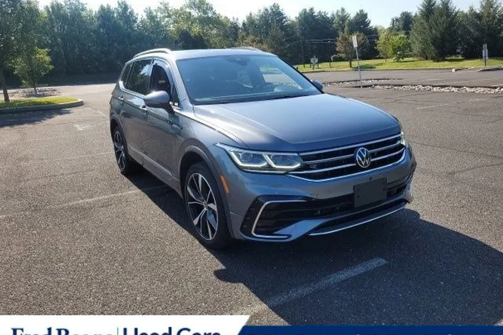 2022 Volkswagen Tiguan SEL Premium R-Line photo 1
