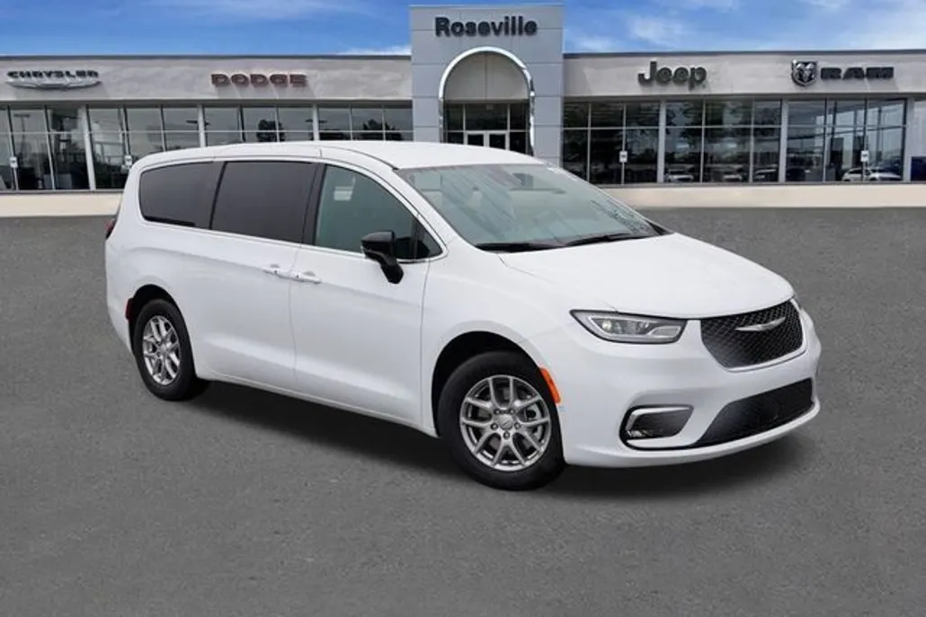 2026 Chrysler Pacifica photo 1