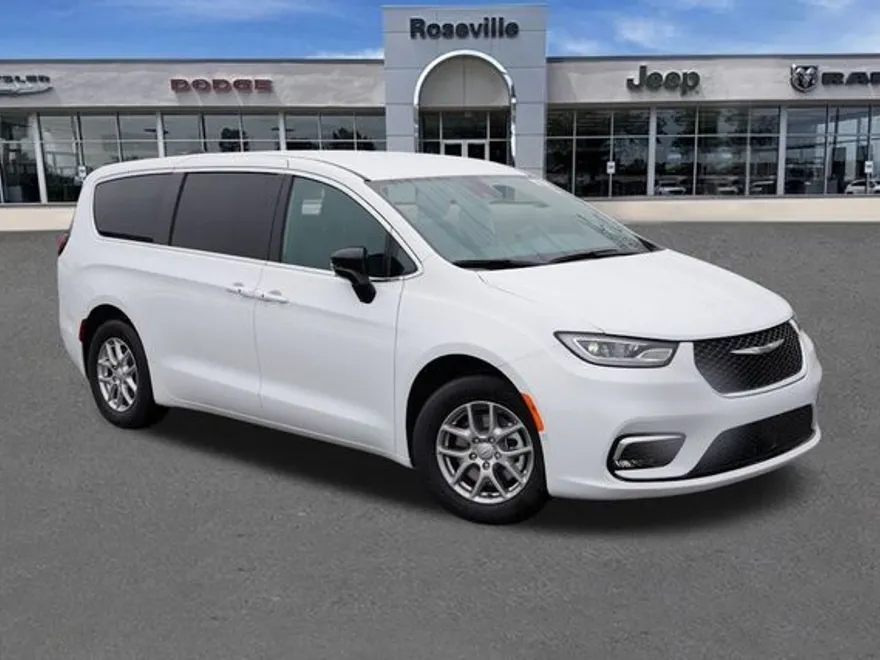 2026 Chrysler Pacifica photo 1
