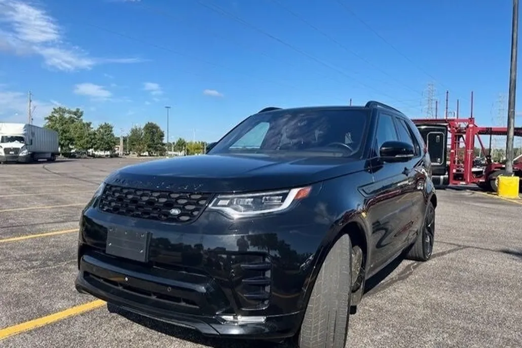 2022 Land Rover Discovery S R-Dynamic photo 1