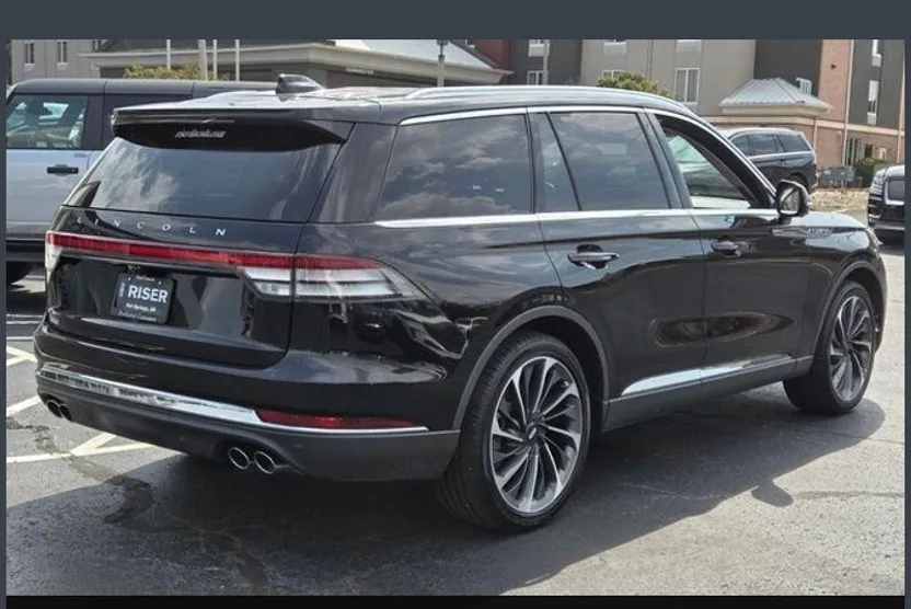 2025 Lincoln Aviator Reserve photo 1