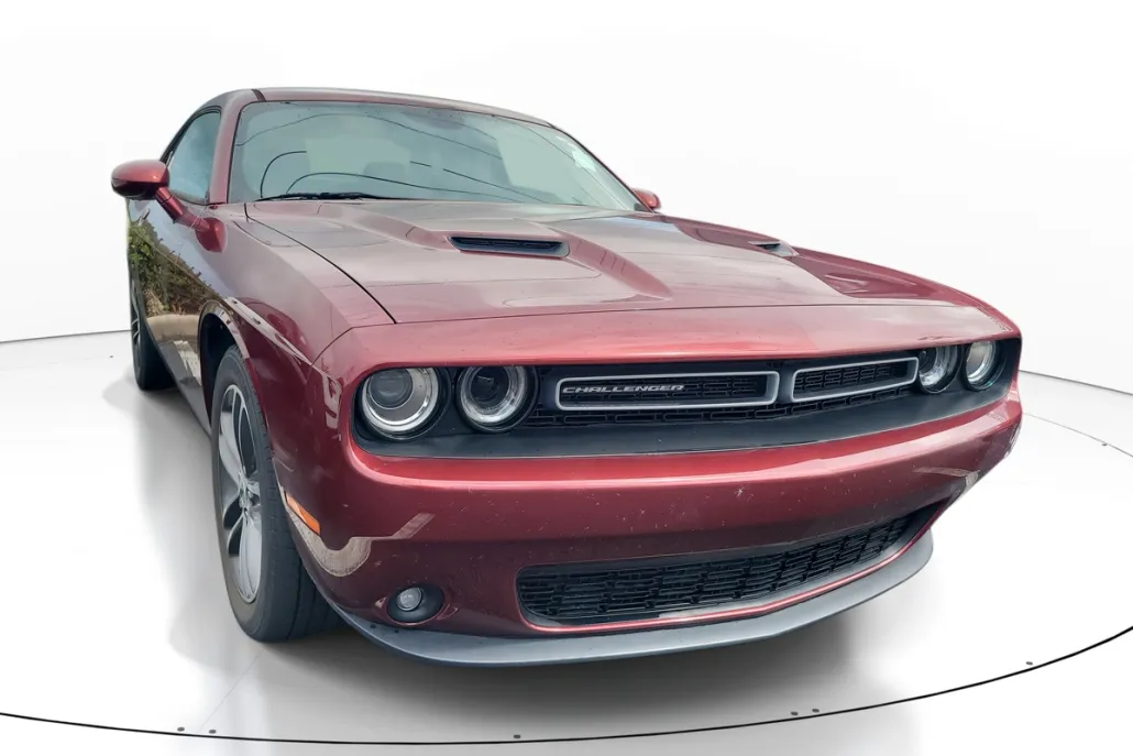 2019 Dodge Challenger SXT photo 1