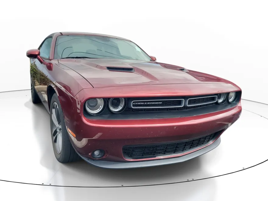 2019 Dodge Challenger SXT photo 1
