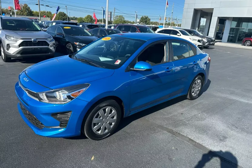 2023 Kia Rio S photo 1