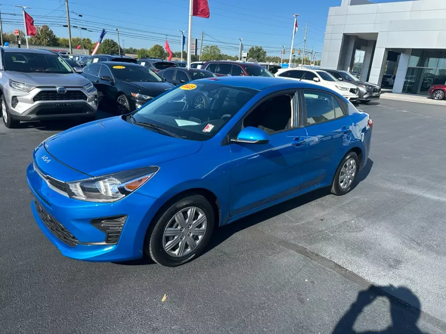 2023 Kia Rio S photo 1