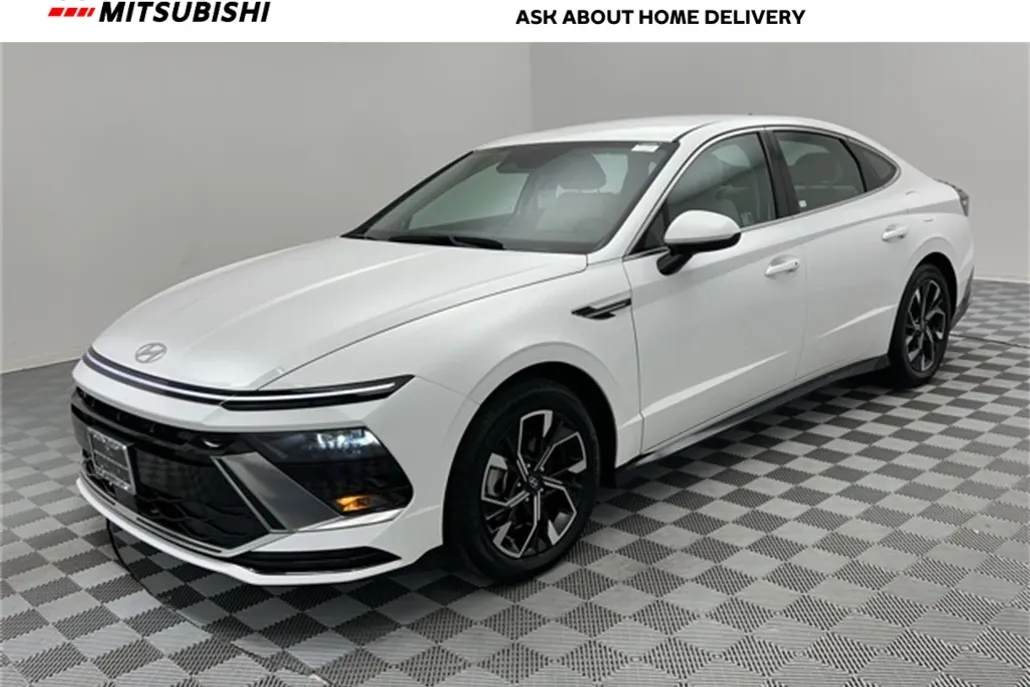 2024 Hyundai Sonata SEL photo 1