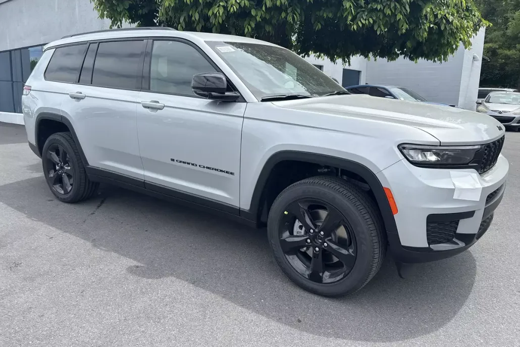 2025 Jeep Grand Cherokee Altitude X photo 1