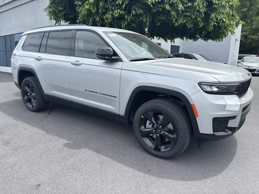 2025 Jeep Grand Cherokee Altitude X photo 1