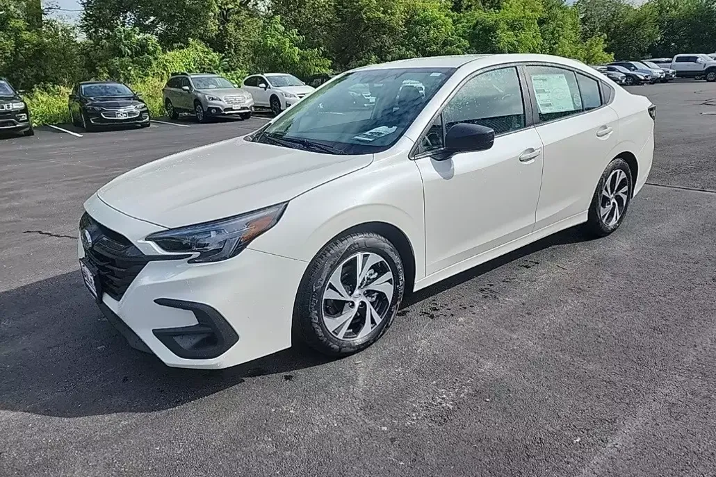 2025 Subaru Legacy Base photo 1