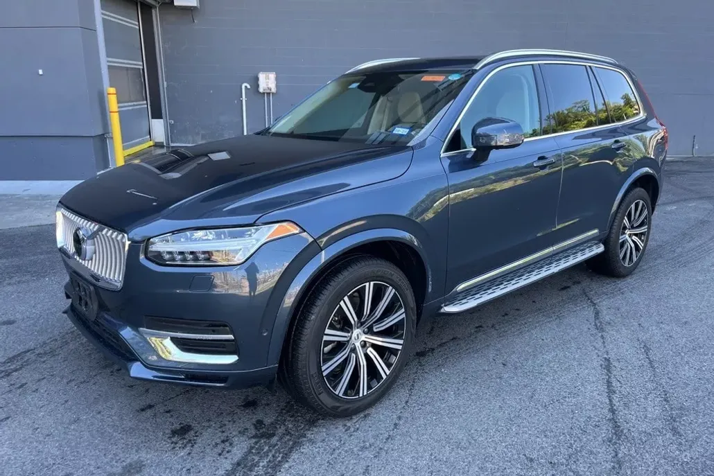 2024 Volvo XC90 Plus photo 1