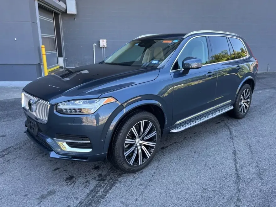 2024 Volvo XC90 Plus photo 1