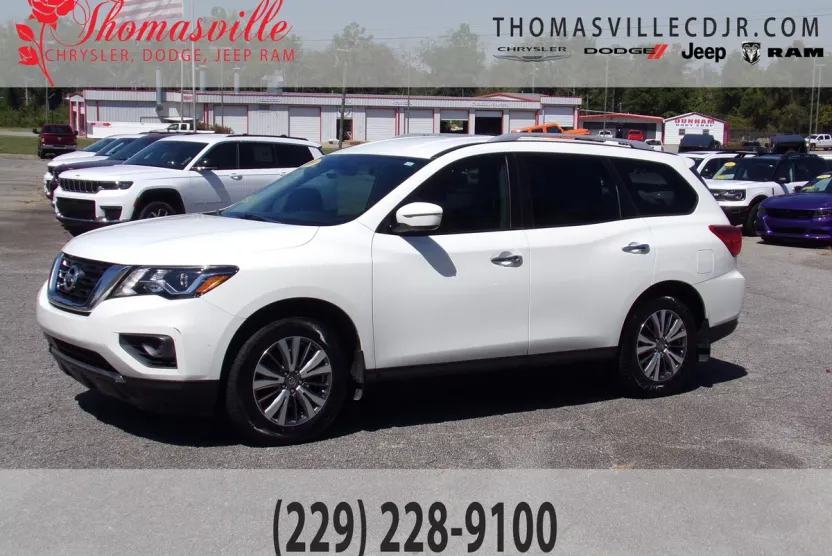 2019 Nissan Pathfinder S photo 1