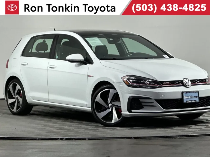 2019 Volkswagen Golf GTI SE photo 1