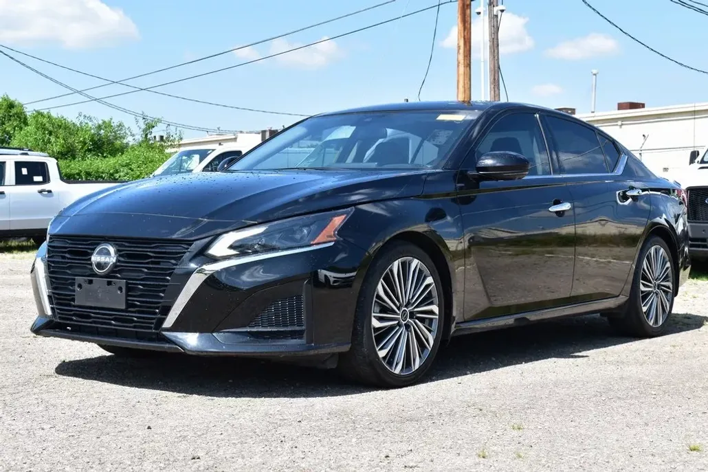 2023 Nissan Altima 2.5 SL photo 1