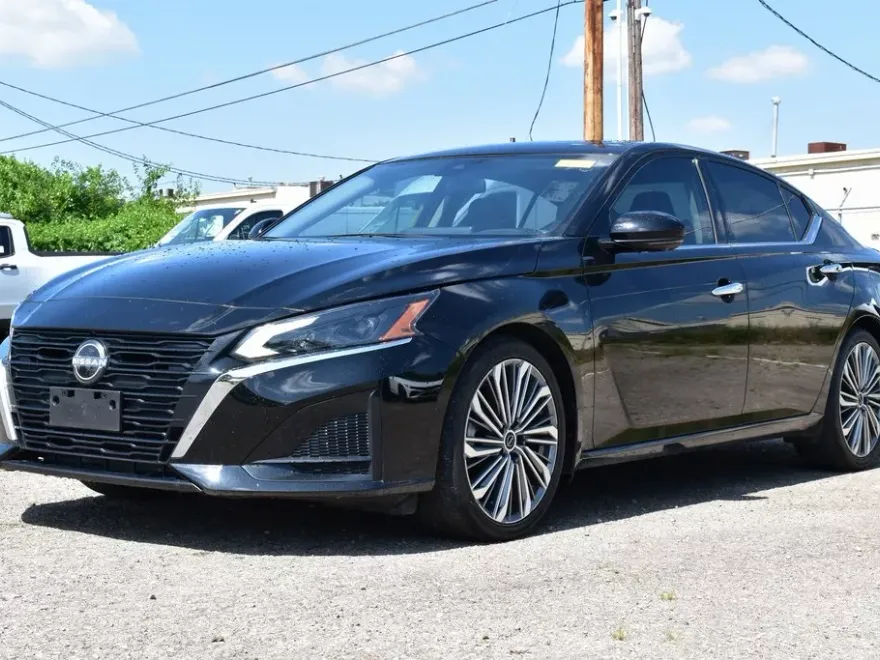 2023 Nissan Altima 2.5 SL photo 1