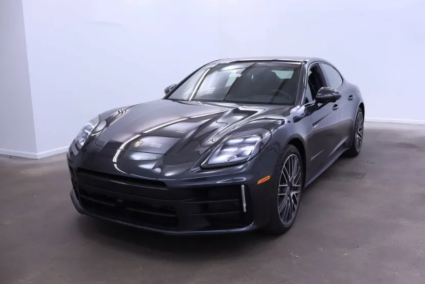 2025 Porsche Panamera E-Hybrid 4 photo 1