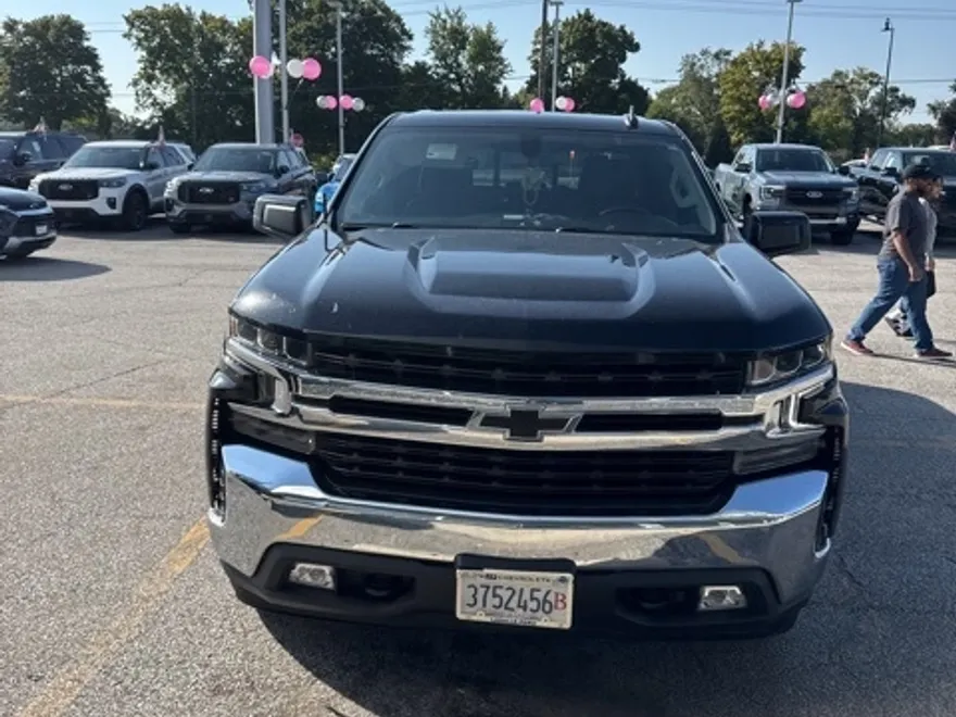 2020 Chevrolet Silverado 1500 LT photo 1