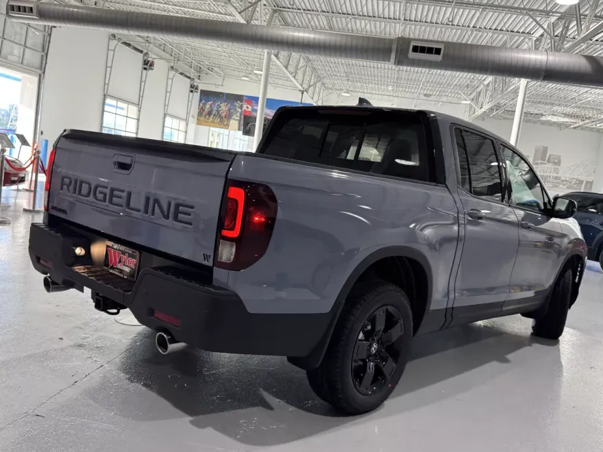 2026 Honda Ridgeline Black Edition photo 1