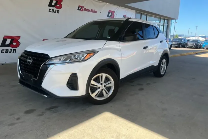 2023 Nissan Kicks S photo 1
