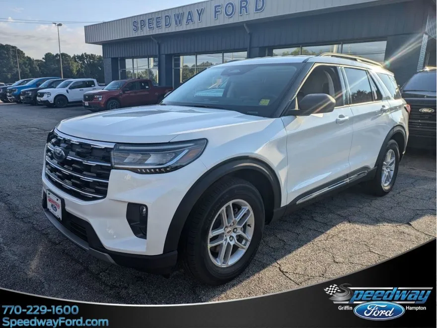 2025 Ford Explorer photo 1