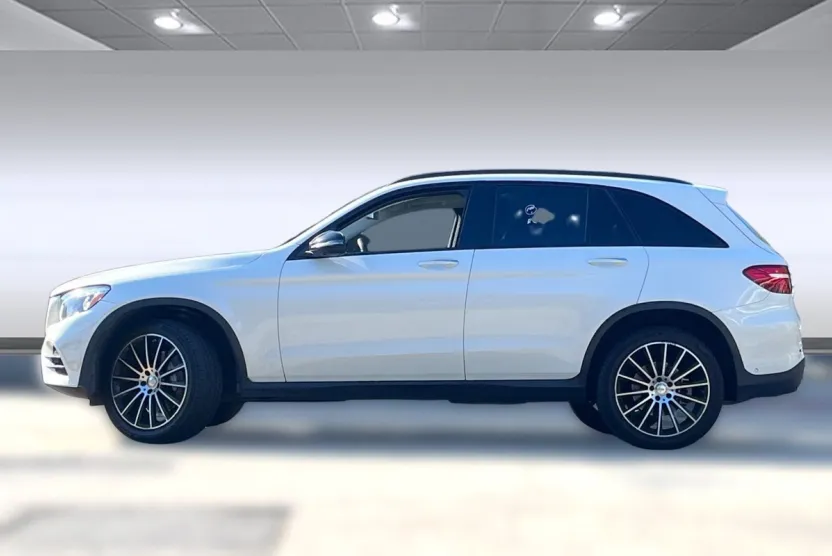 2016 Mercedes Benz GLC 4MATIC 300 photo 1