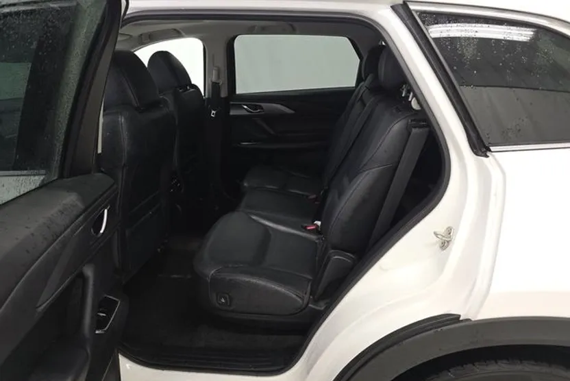 2023 Mazda CX-9 Touring photo 1