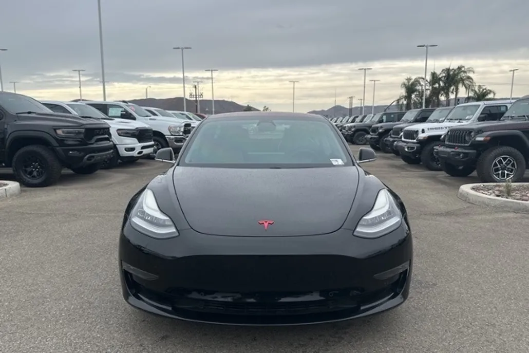 2018 Tesla Model 3 Long Range photo 1