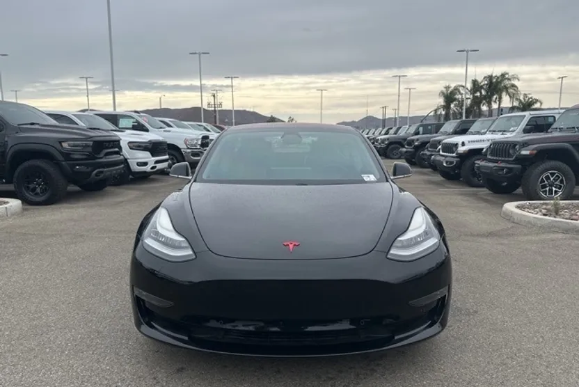 2018 Tesla Model 3 Long Range photo 1