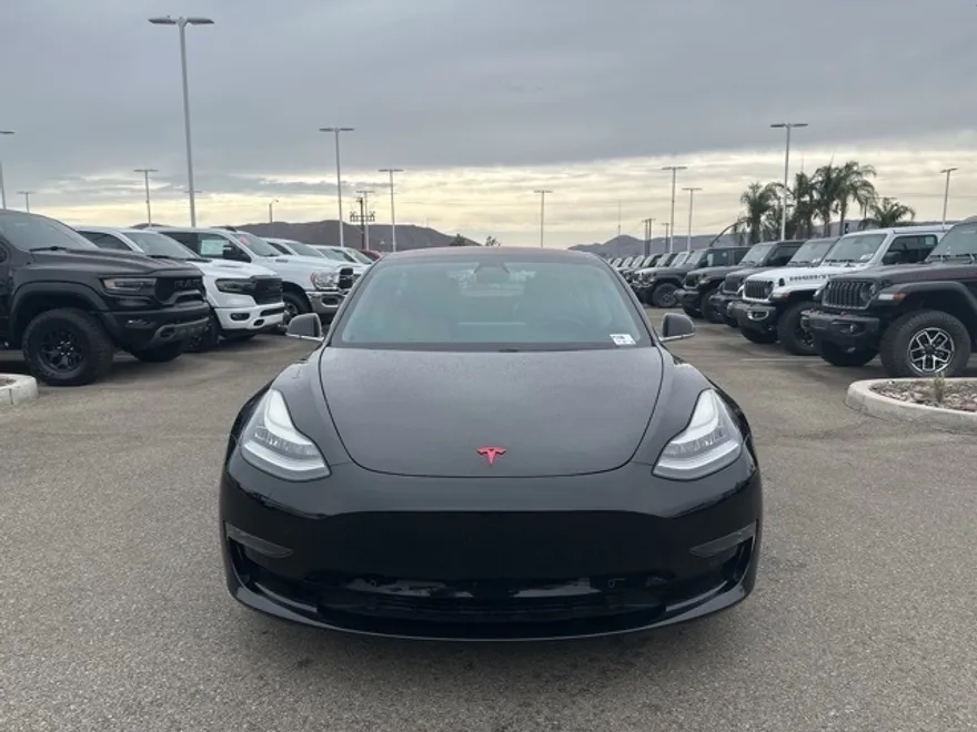2018 Tesla Model 3 Long Range photo 1