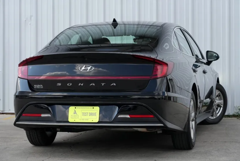 2022 Hyundai Sonata SE photo 1