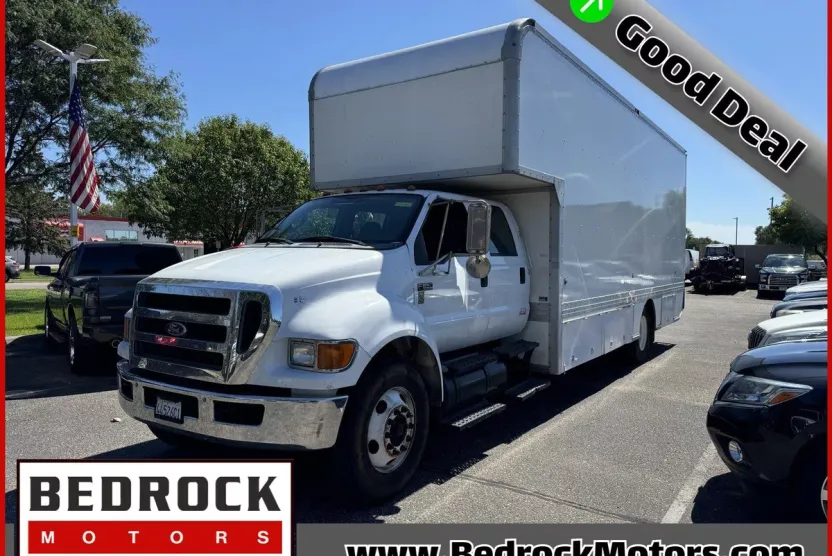 2011 Ford F-650 photo 1