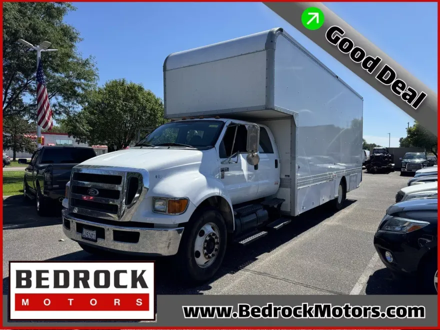 2011 Ford F-650 photo 1