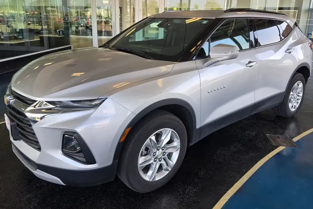 2022 Chevrolet Blazer 2LT photo 1