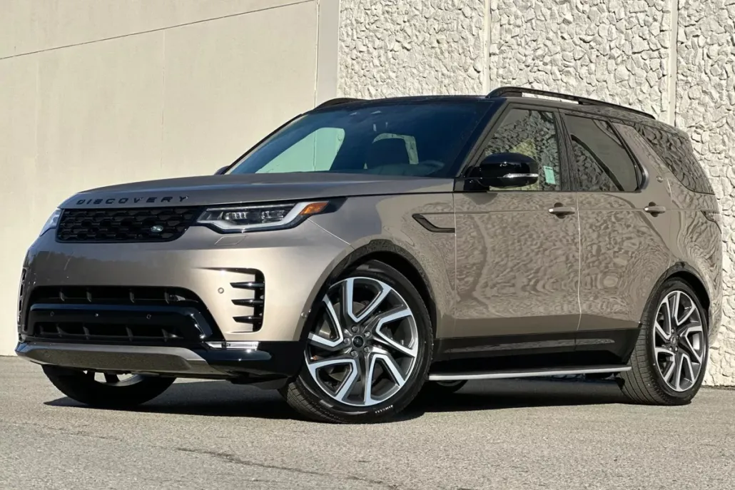 2025 Land Rover Discovery SE photo 1