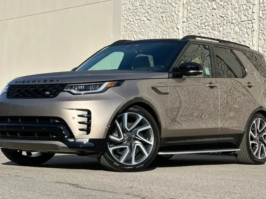 2025 Land Rover Discovery SE photo 1