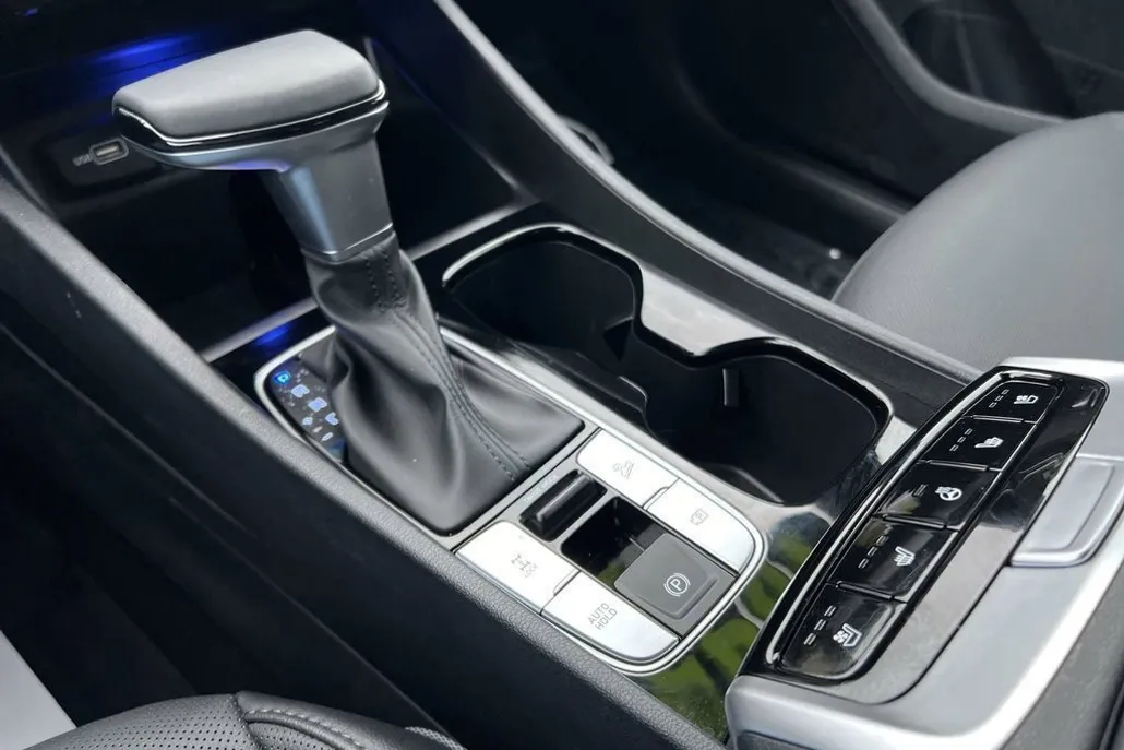 2024 Hyundai Santa Cruz Limited photo 1