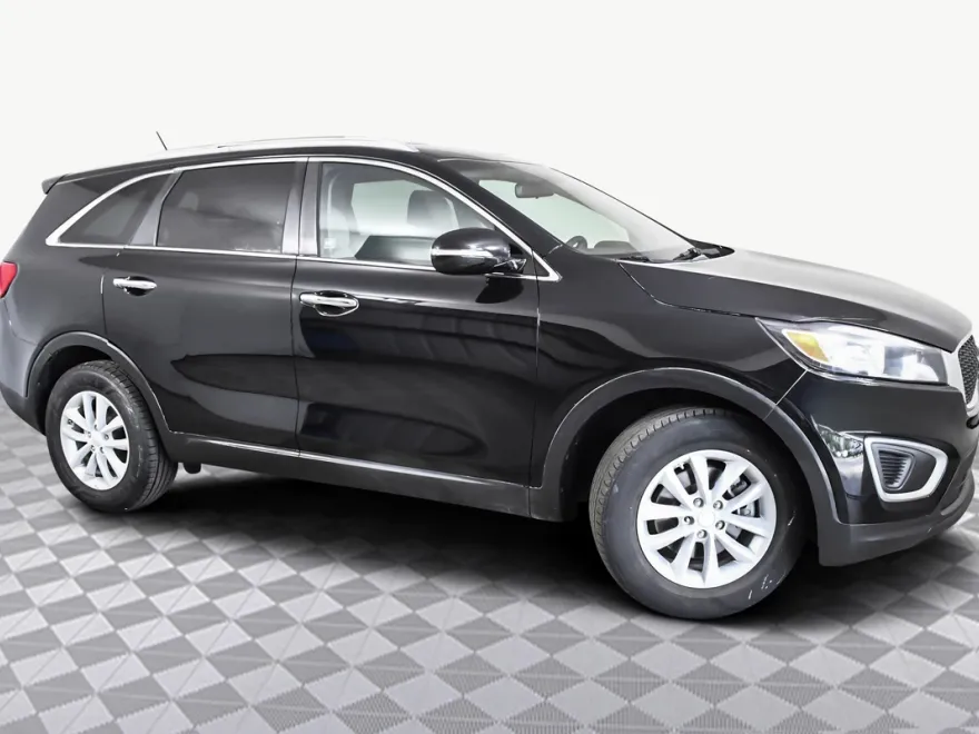 2017 Kia Sorento LX photo 1