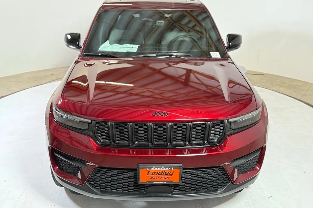 2025 Jeep Cherokee Altitude X photo 1