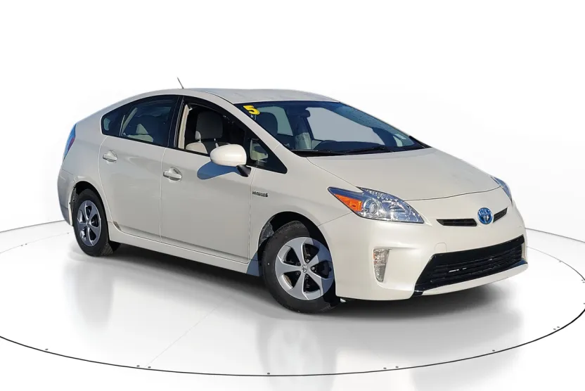 2015 Toyota Prius Four photo 1