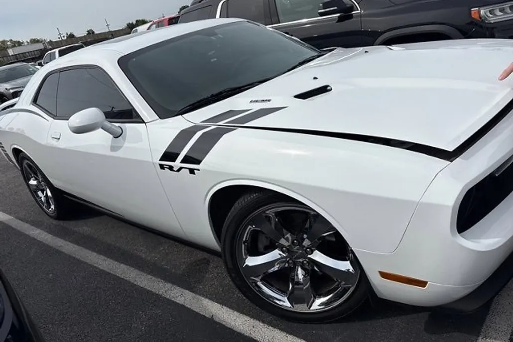 2013 Dodge Challenger R/T photo 1