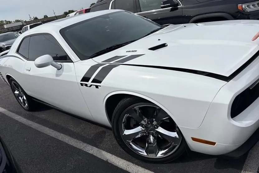 2013 Dodge Challenger R/T photo 1