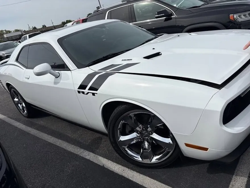 2013 Dodge Challenger R/T photo 1